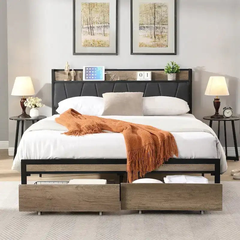 Letto a piattaforma matrimoniale in metallo con testiera e pediera in legno