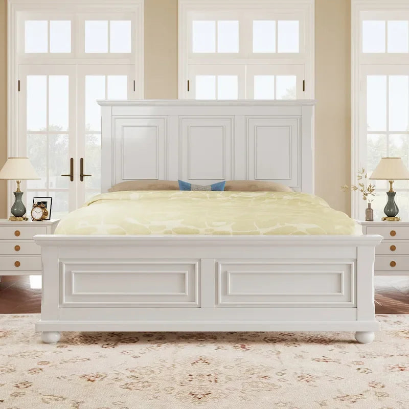 Letto king-size bianco in legno di pino con supporto a doghe in legno